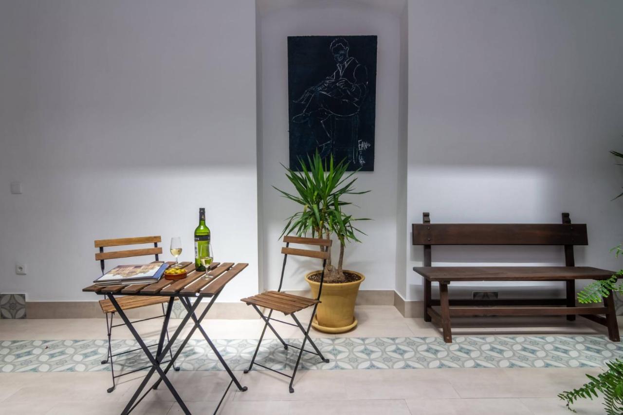 Apartamentos Turísticos Mamelón Jerez de la Frontera Exterior foto