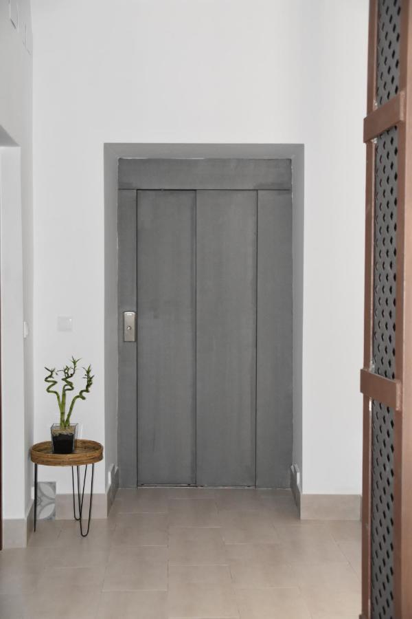 Apartamentos Turísticos Mamelón Jerez de la Frontera Exterior foto