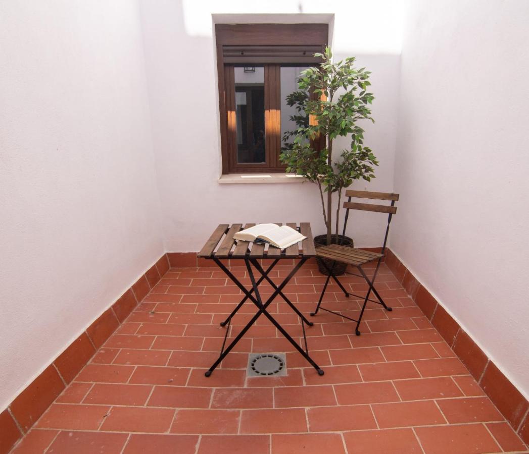Apartamentos Turísticos Mamelón Jerez de la Frontera Exterior foto