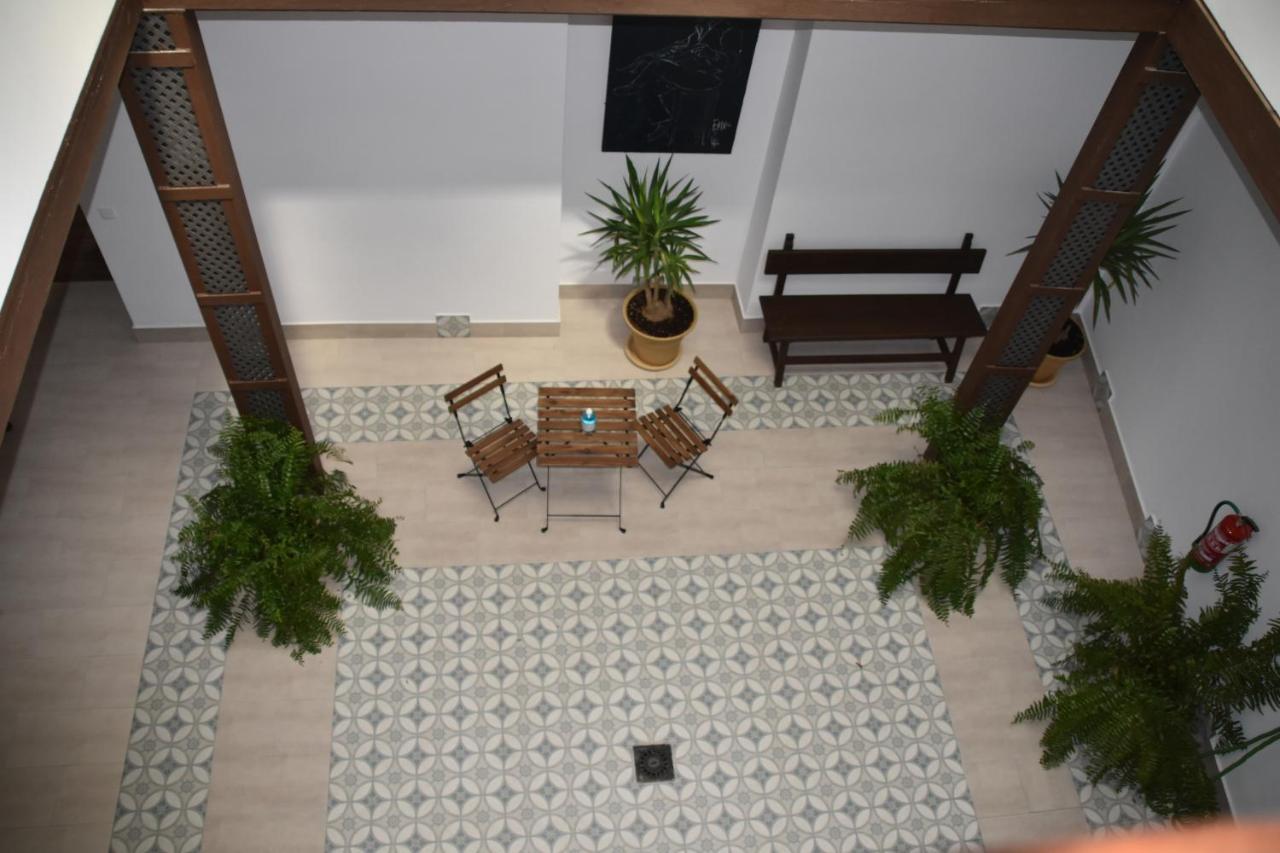 Apartamentos Turísticos Mamelón Jerez de la Frontera Exterior foto
