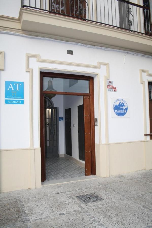 Apartamentos Turísticos Mamelón Jerez de la Frontera Exterior foto