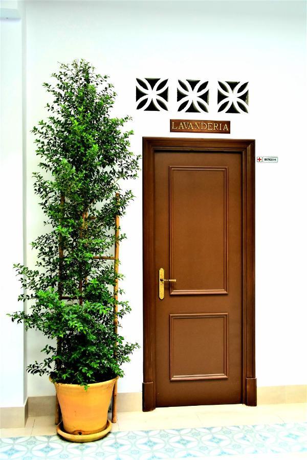 Apartamentos Turísticos Mamelón Jerez de la Frontera Exterior foto