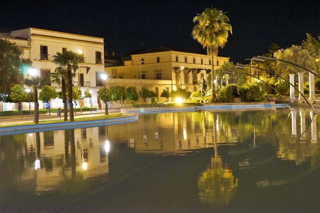 Apartamentos Turísticos Mamelón Jerez de la Frontera Exterior foto